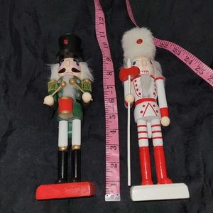 New Set of 2 Wooden Nutcrackers~Christmas